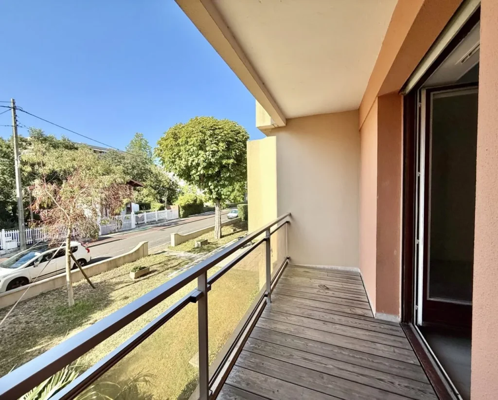 balcon résidence appartement T2 proche plage pereire
