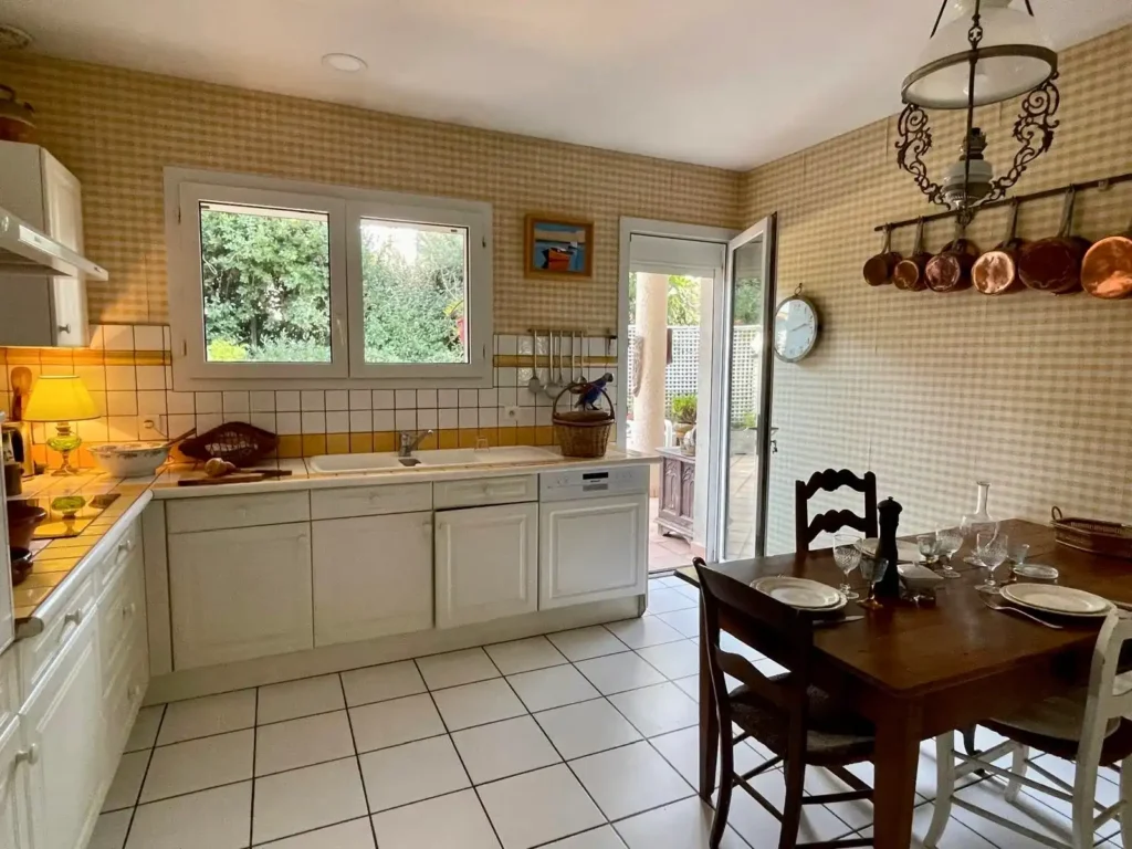 cuisine villa familiale t6 pyla sur mer