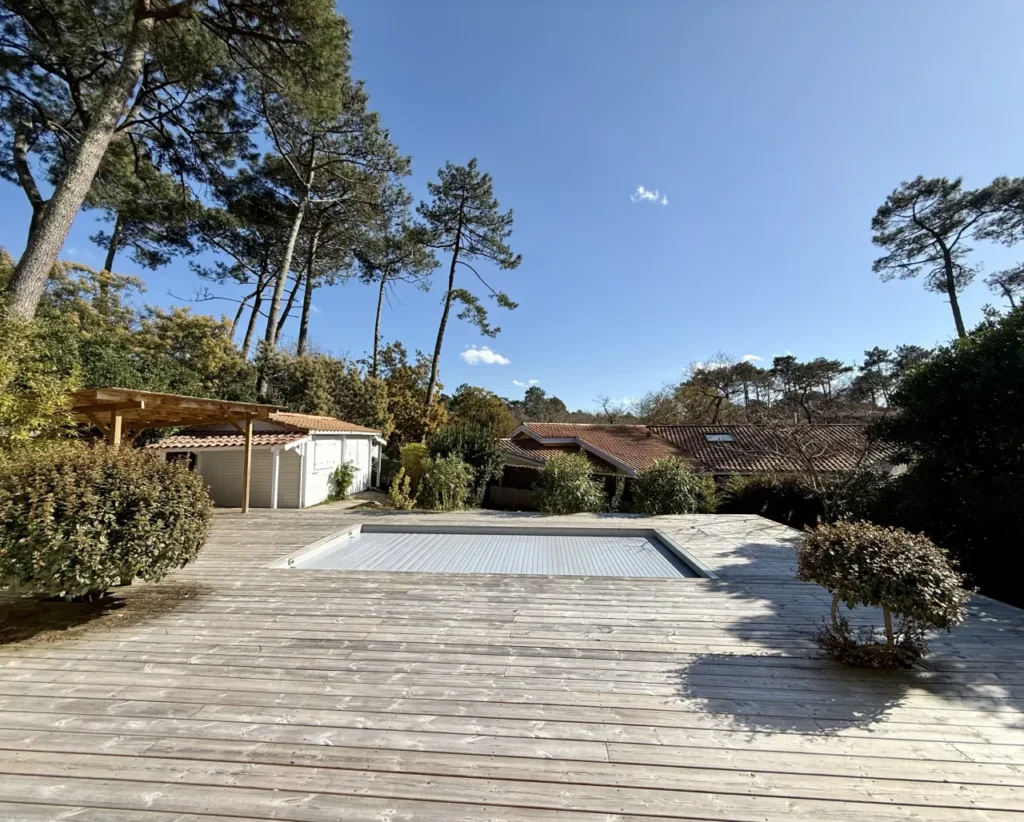 extérieur piscine maison villa sur mer