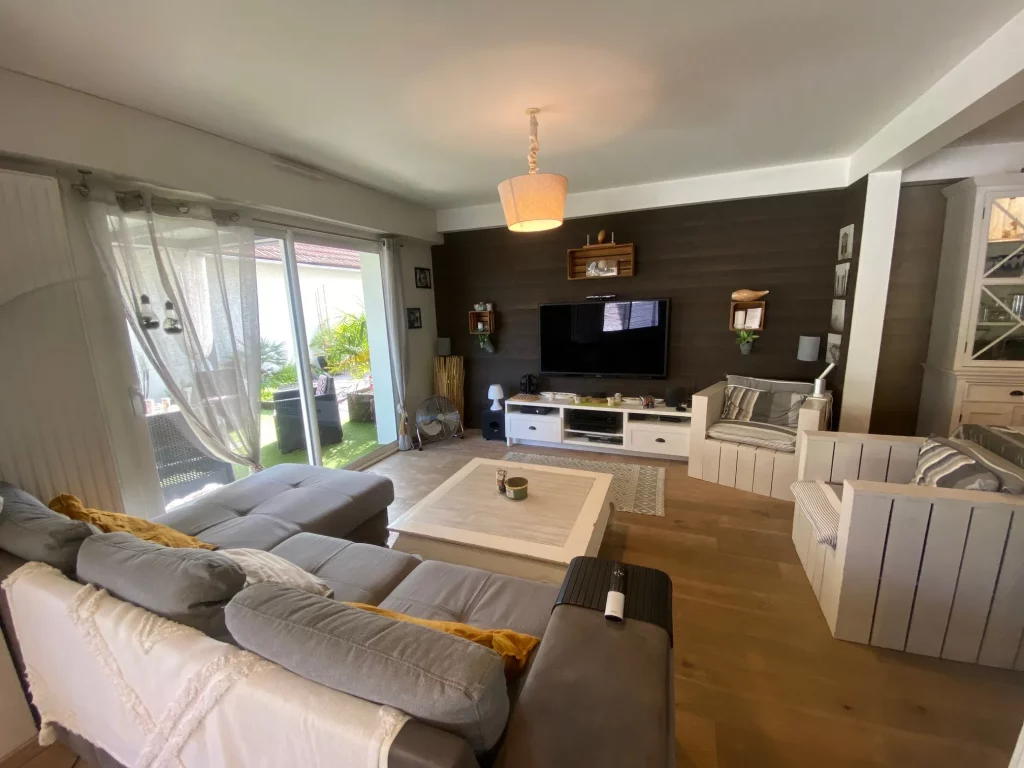 2-Maison T4 Port de La Teste-de-Buch-Salon_2_11zon