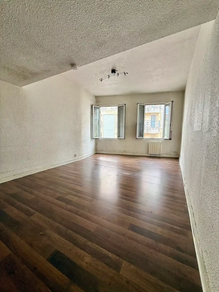 pièce de vie studio bordeaux