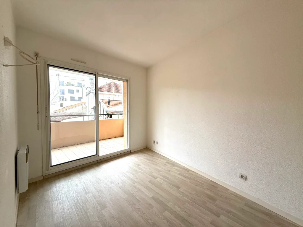 4-Chambre-T2 LA TESTE-DE-BUCH HYPERCENTRE_11_11zon