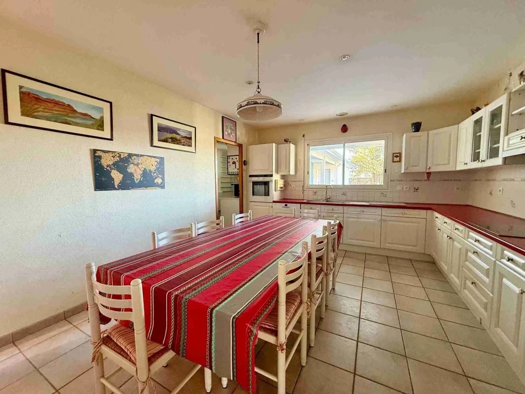 7-Cuisine-Villa Gujan-Mestras_7_11zon_7_11zon