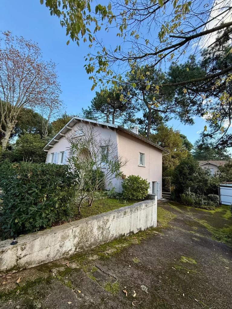 2-Extérieur façade côté droit-Villa Les Abatilles_3