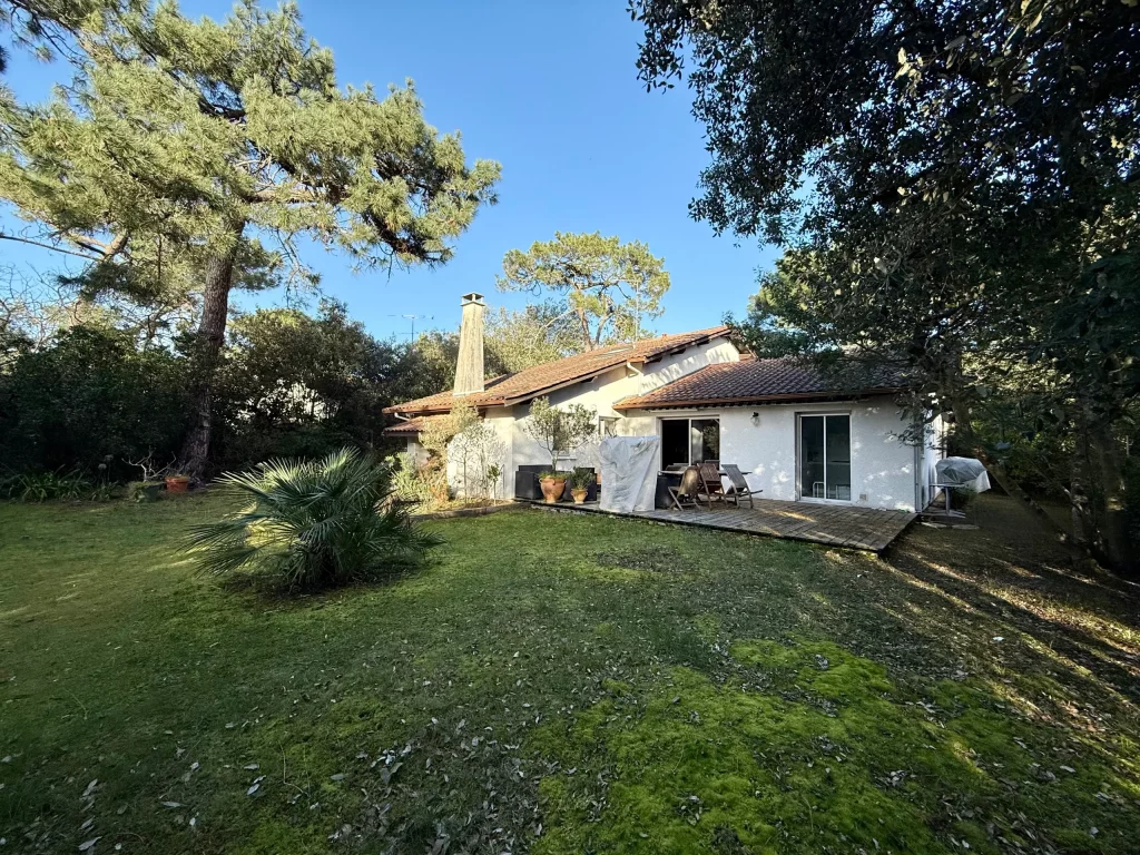 façade côté rue maison 7 pièces arcachon