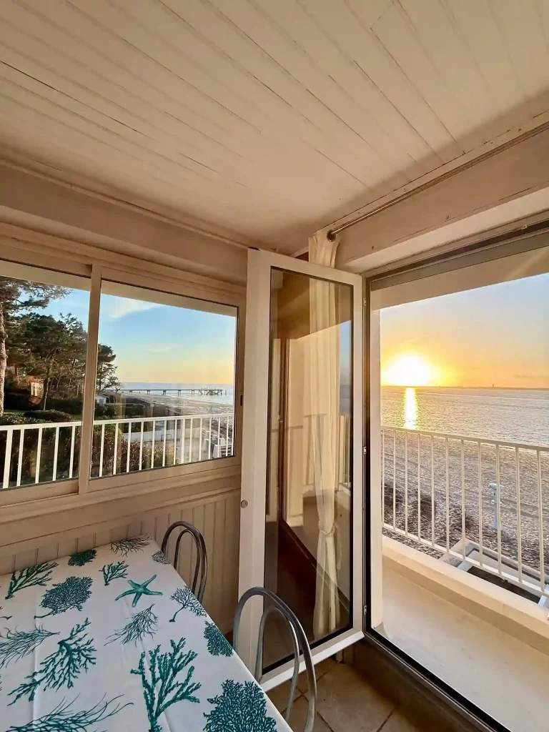 vue depuis le salon appartement première ligne arcachon
