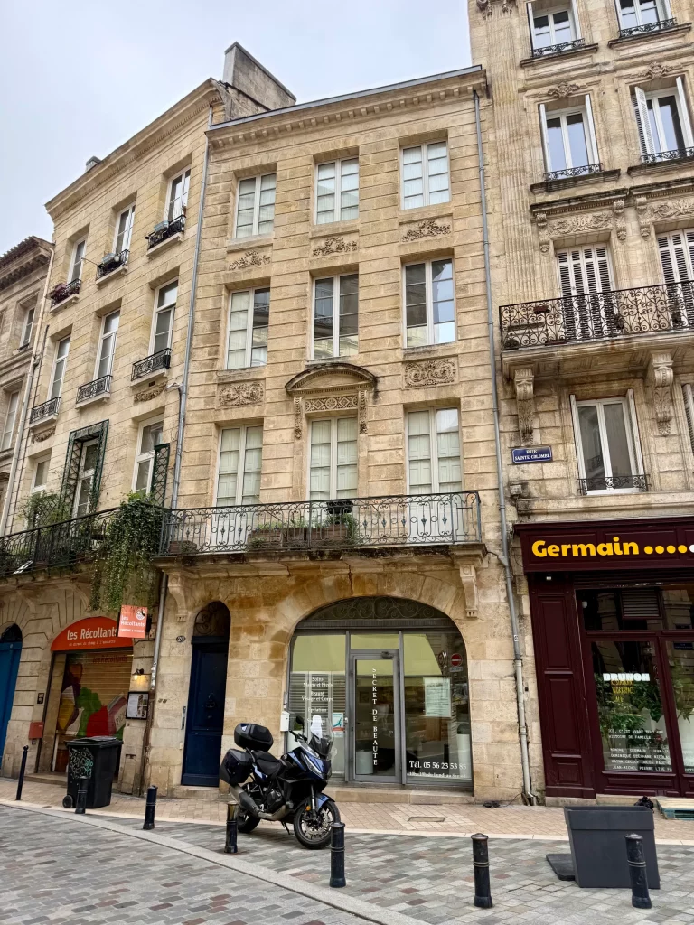 1-Façade immeuble-T2 Place Sainte Colombe Bordeaux_2