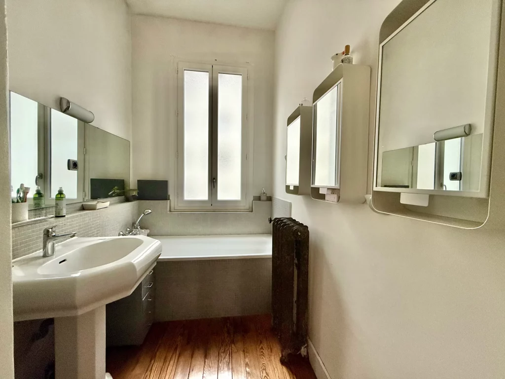 7-Salle de bains + douche-Maison T5 Bordeaux Nansouty 2_2_11zon