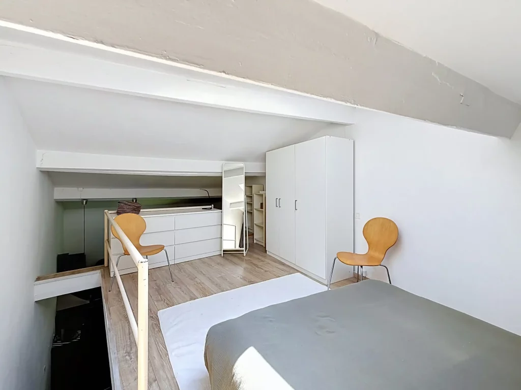 7-Rangements chambre-T2 duplex-Bordeaux_7_11zon_7_11zon