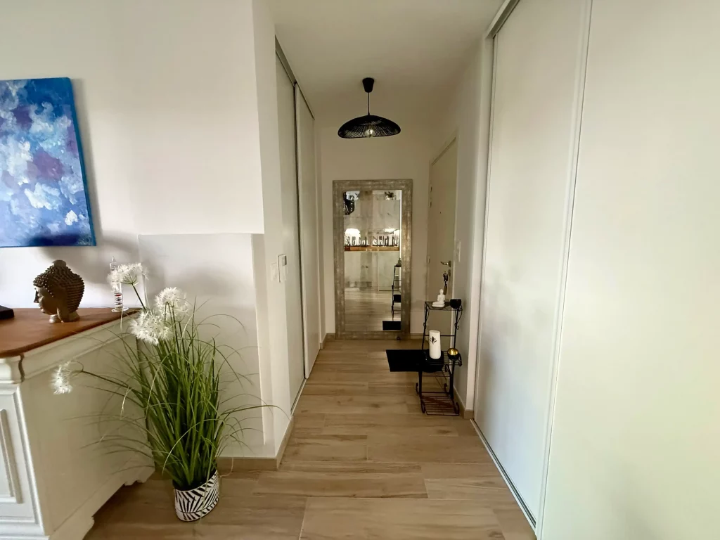 2-Entrée placard-T2 avec jardin-33138 LANTON_2_2