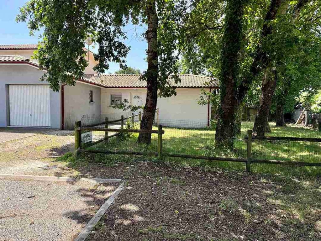 2-Extérieur-Entrée et garage-Maison 3 pièces-Biganos_2