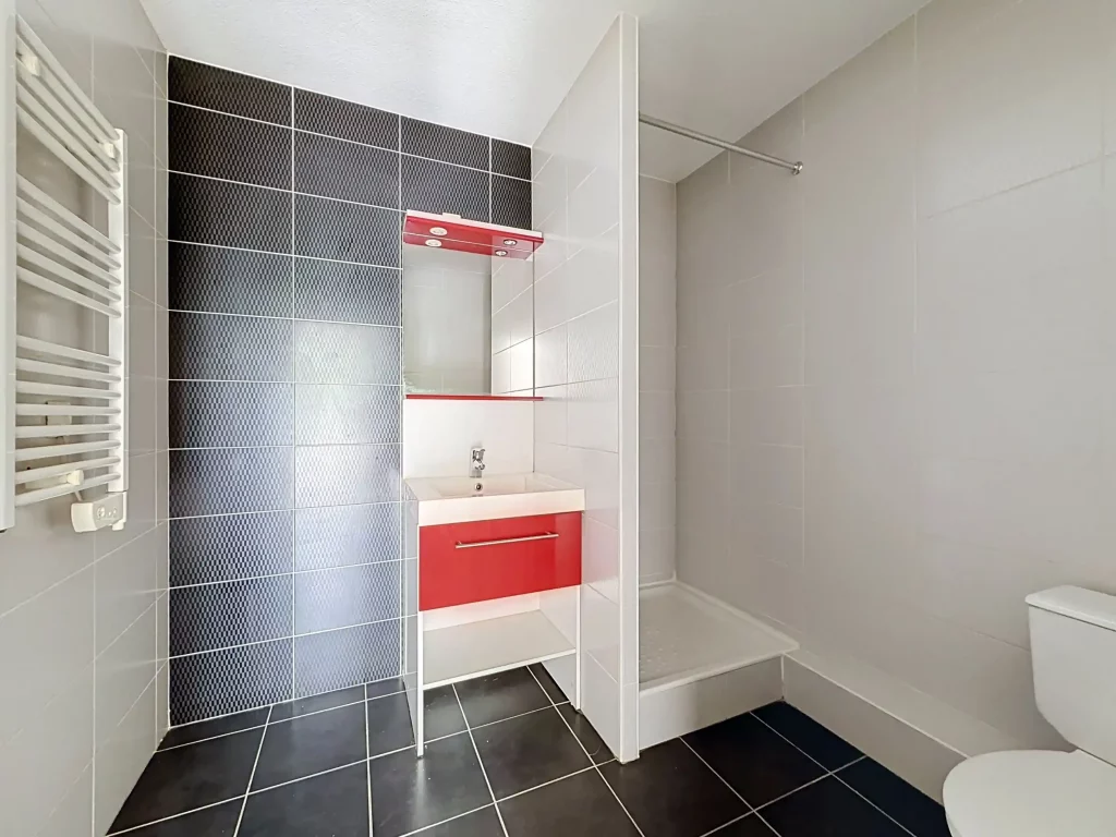 9-Salle d’eau + WC-T2-LA TESTE-DE-BUCH_9_11zon_9_11zon