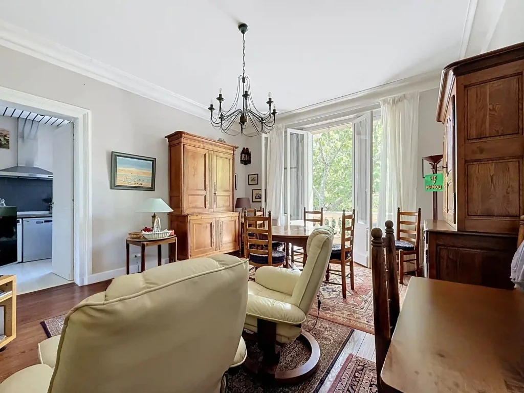salle a manger appartement ville d'hiver arcachon
