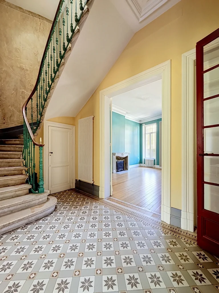 8-Hall-escalier-Maison-Bordeaux-Saint-Augustin